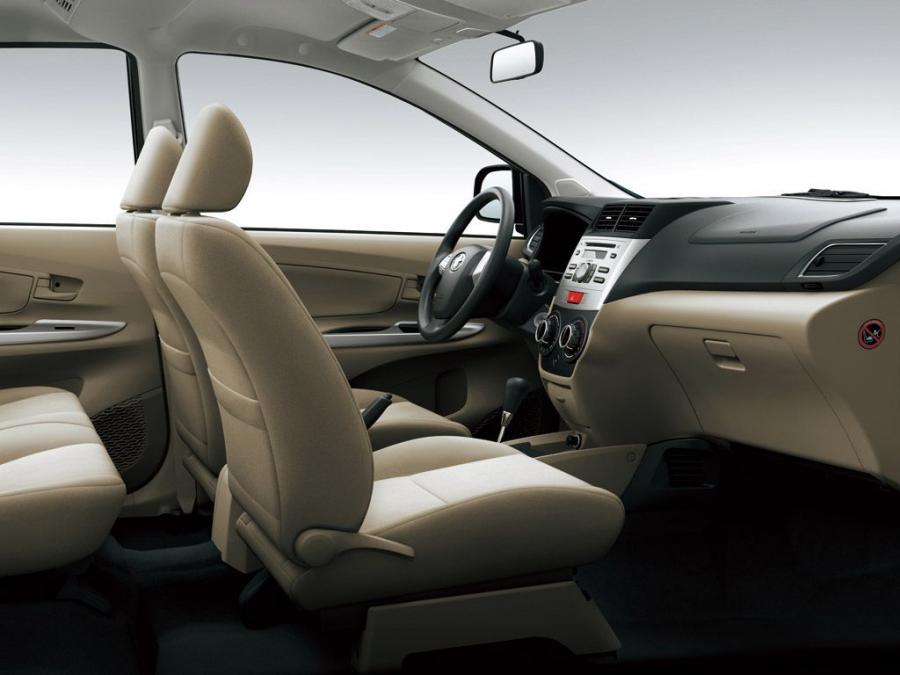  Toyota Avanza 2012 года  (фото 3 из 8)